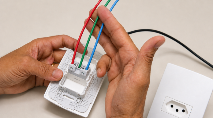 Empresa orienta sobre conexões em tomadas e disjuntores
