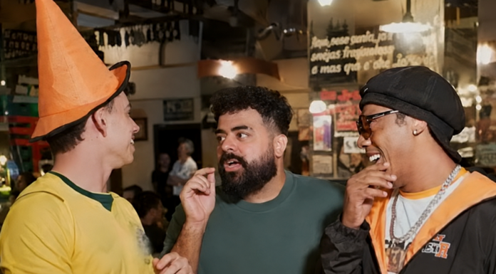 BIC leva ativações com Ronaldinho Gaúcho para bares e mídia BIC leva ativações com Ronaldinho Gaúcho para bares e mídia