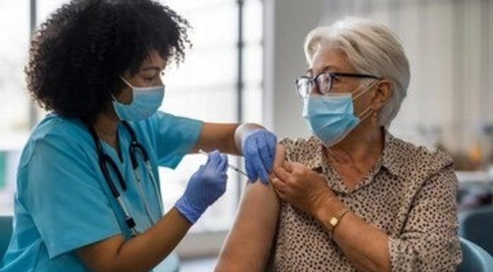 Vacinação reduz risco de complicações em doenças crônicas