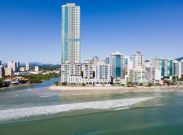 Incorporadora de SC supera R$ 5,2 bilhões e mira expansão Incorporadora de SC supera R$ 5,2 bilhões e mira expansão