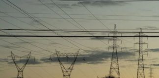 Energia solar e baterias impulsionam a economia industrial Energia solar e baterias impulsionam a economia industrial
