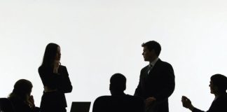 Menos vagas e mais tecnologia elevam a exigência para chegar