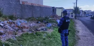 Descarte irregular em frente a escola termina em multa de R$ 600 em Botucatu