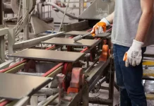 Dexco reorganiza produção e mantém Botucatu como polo estratégico de revestimentos