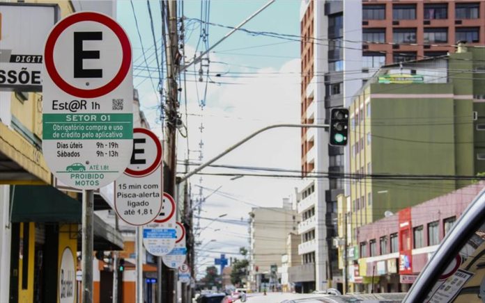 Uso do Est@R Digital cresce 25% em Curitiba