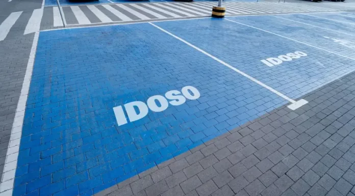 Botucatu: Idosos podem emitir credencial de estacionamento digitalmente