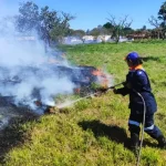 Tempo seco aumenta risco de incêndios e Botucatu registra dois focos em áreas de vegetação