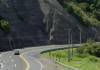 Acidente com carreta paralisa trecho da Marechal Rondon na Serra de Botucatu