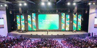 Tecnologia transforma a experiência da fé no Brasil