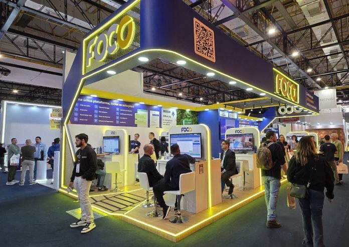 Foco apresenta avanços em IA e gestão na Equipotel 2026