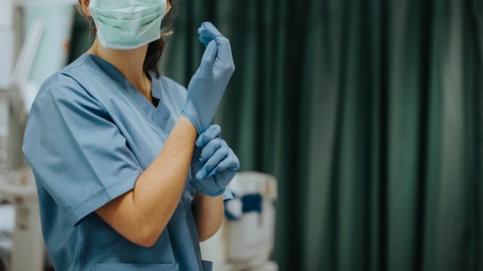 PL garante prioridade médica a profissionais de enfermagem PL garante prioridade médica a profissionais de enfermagem