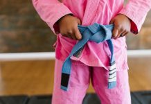 Aos 12 anos, brasileira acumula títulos no jiu-jítsu e MMA