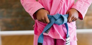 Aos 12 anos, brasileira acumula títulos no jiu-jítsu e MMA