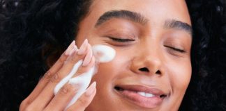 Como preparar a pele para a maquiagem durar em festivais? Como preparar a pele para a maquiagem durar em festivais?
