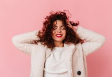 Frizz, quebra e ressecamento: como cuidar dos fios