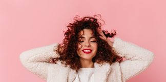Frizz, quebra e ressecamento: como cuidar dos fios