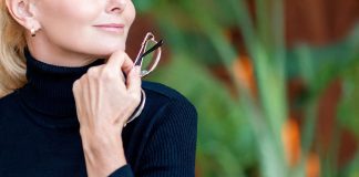 Mulheres 40+ ampliam cuidados com a região dos olhos