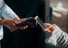 Pix e parcelamento influenciam compras fora do Brasil