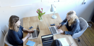 Home office recua e presencial predomina, aponta IBGE