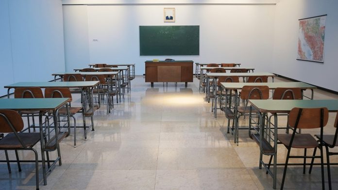 Duplo diploma no ensino médio ganha mais espaço no Brasil