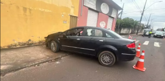 Mulher sem habilitação perde controle do carro e atinge muro em Botucatu