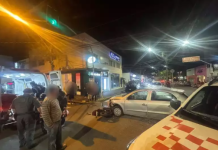 Acidente entre carro e moto deixa motociclista ferido, em Botucatu