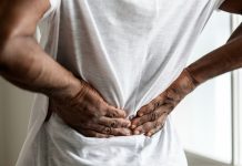 Cirurgia de coluna a laser trata hérnia sem cortes