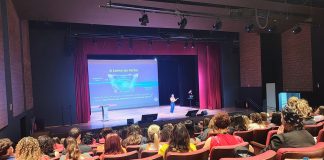 Escola de Bauru inaugura prédio com passarela e teatro