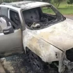 Carro apresenta falha no motor e pega fogo em via pública no Jardim Paraíso 2, em Botucatu