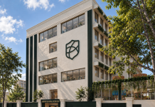 Nova escola em SP aposta em mentoria além das notas