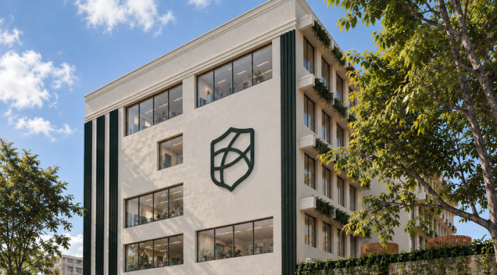 Nova escola em SP aposta em mentoria além das notas