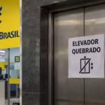 Elevador de agência do Banco do Brasil está quebrado há mais de oito meses em Botucatu e Sindicato faz protesto