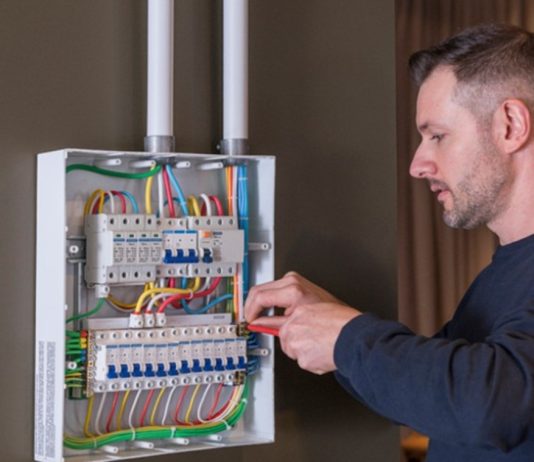 Eventos climáticos exigem atenção às instalações elétricas