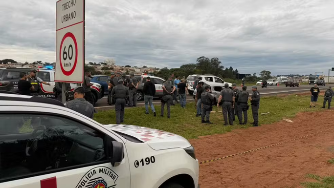 Após assalto a comércio em Bauru, dois suspeitos morrem em confronto com a PM na Rodovia Marechal Rondon em Botucatu