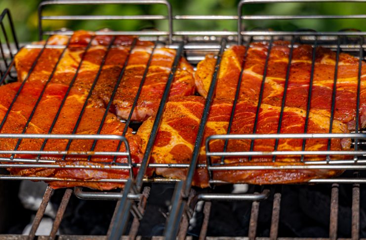 O que servir em churrasco em casa: 23 ideias infalíveis
